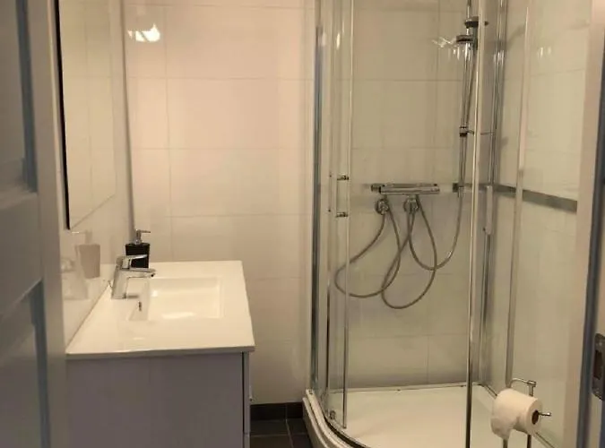 Hotel 8770